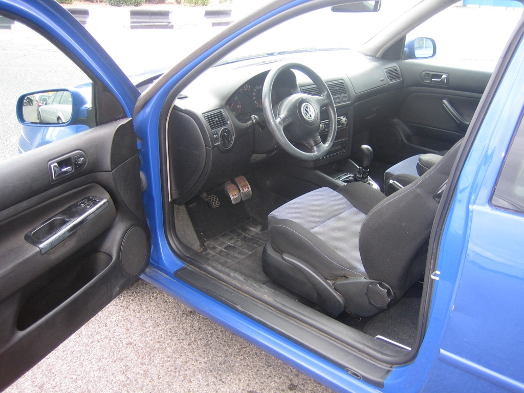VISTA INTERIOR IZQUIERDO VOLKSWAGEN GOLF 1.9 TDI 110CV