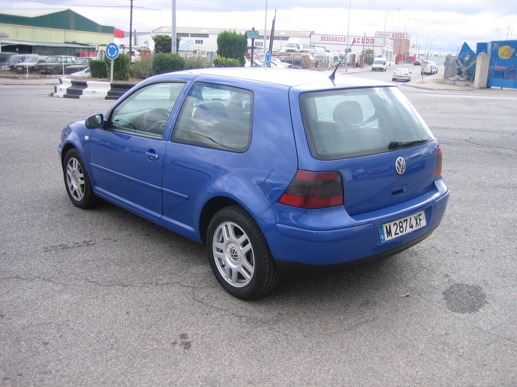 VISTA TRASERA IZQUIERDA VOLKSWAGEN GOLF 1.9 TDI 110CV