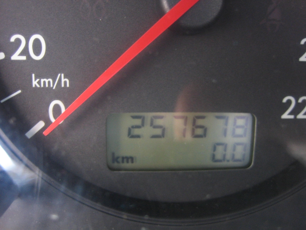 VISTA KM VOLKSWAGEN GOLF 1.9 TDI 110CV