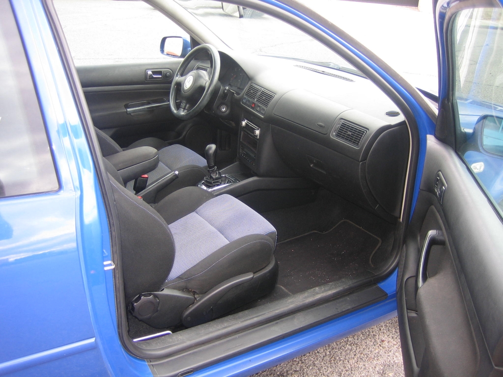 VISTA INTERIOR DERECHO VOLKSWAGEN GOLF 1.9 TDI 110CV