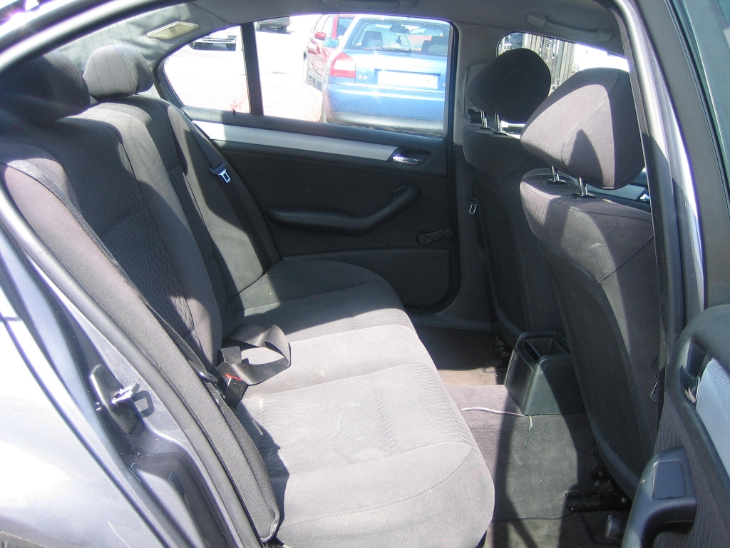 VISTA INTERIOR TRASERO VISTA GOLPE