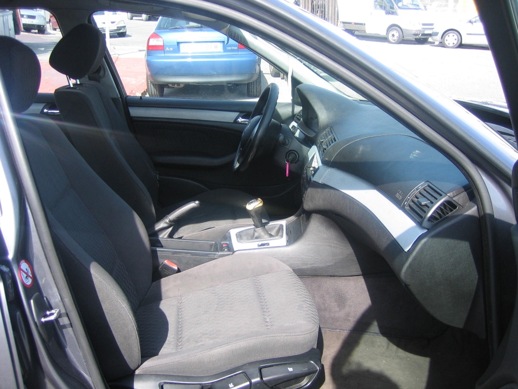 VISTA INTERIOR DERECHO VISTA GOLPE