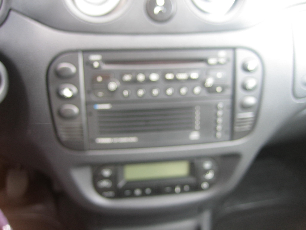 VISTA CLIMA Y CD 6CD CITROEN C-3 1.4 HDI 68CV EXCLUSIVE