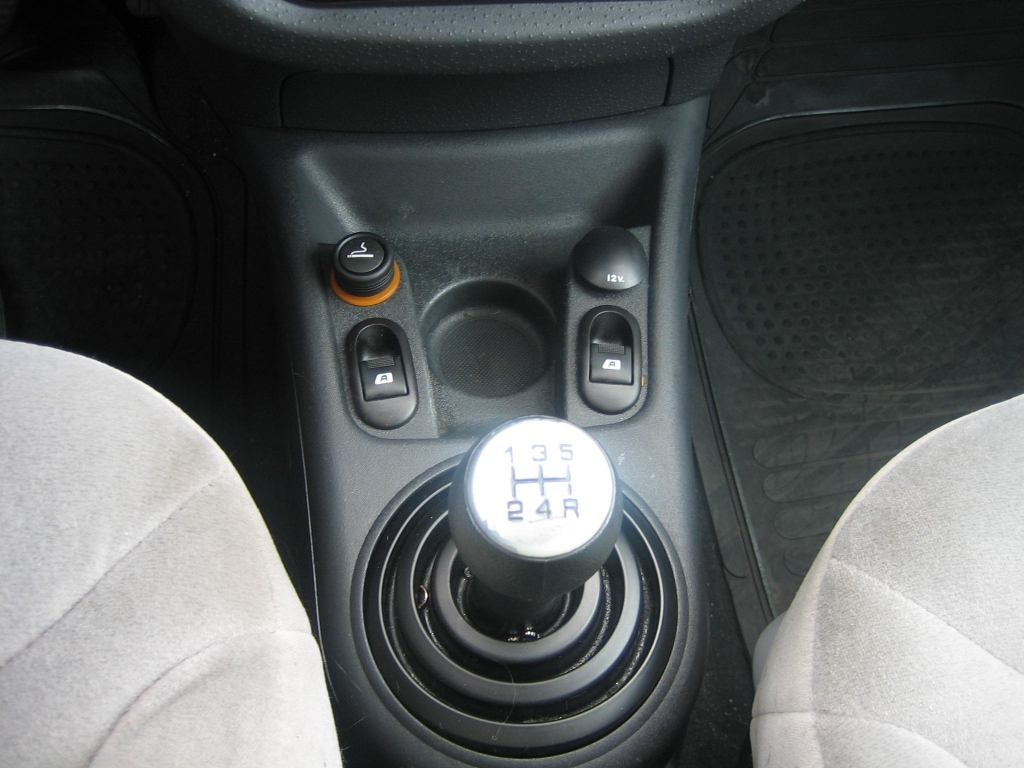 VISTA CAMBIO CITROEN C-3 1.4 HDI 68CV EXCLUSIVE