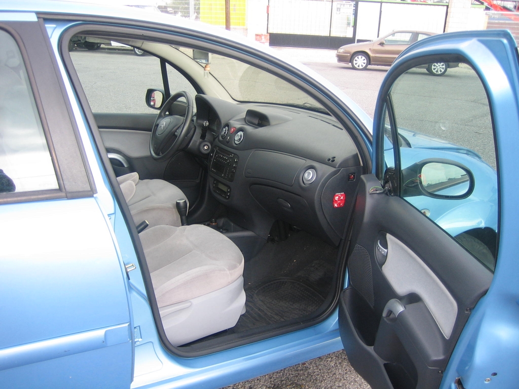 VISTA INTERIOR DERECHO CITROEN C-3 1.4 HDI 68CV EXCLUSIVE