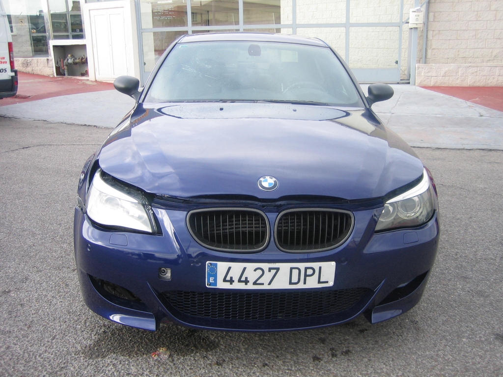 VISTA DELANTERA BMW M-5 5.0 507CV