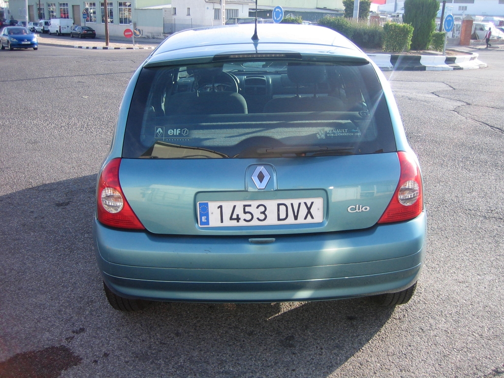 VISTA TRASERA RENAULT CLIO 1.2 75CV GASOLINA