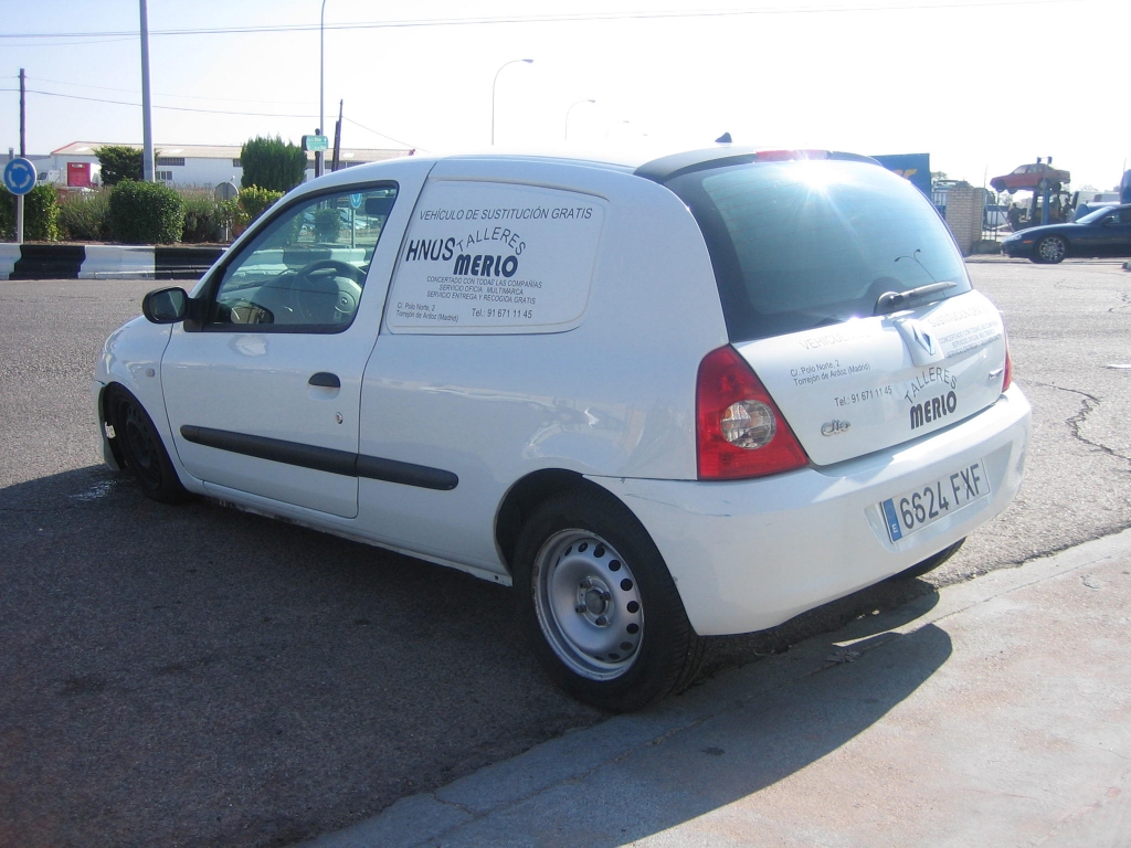 VISTA TRASERA IZQUIERDA RENAULT CLIO 1.5 DCI 64CV
