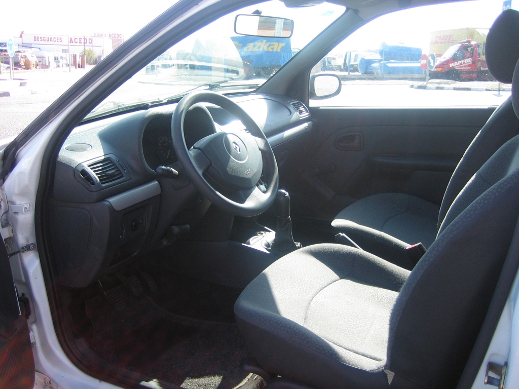 VISTA INTERIOR IZQUIERDO RENAULT CLIO 1.5 DCI 64CV