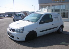 VISTA DELANTERA IZQUIERDA RENAULT CLIO 1.5 DCI 64CV VISTA DELANTERA IZQUIERDA RENAULT CLIO 1.5 DCI 64CV