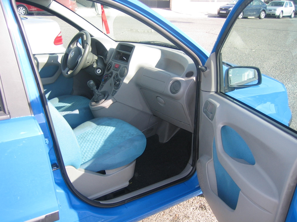 VISTA INTERIOR DERECHO FIAT PANDA 1.2 60CV GASOLINA 