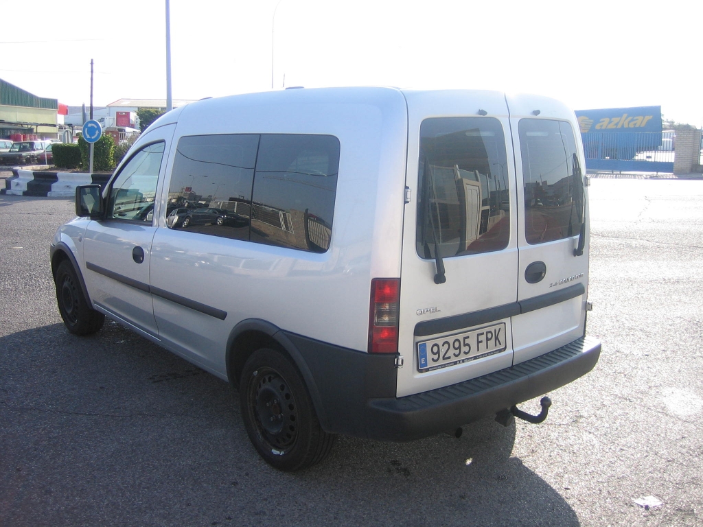 VISTA TRASERA IZQUIERDA OPEL COMBO 1.3 CDTI 75CV COMBI