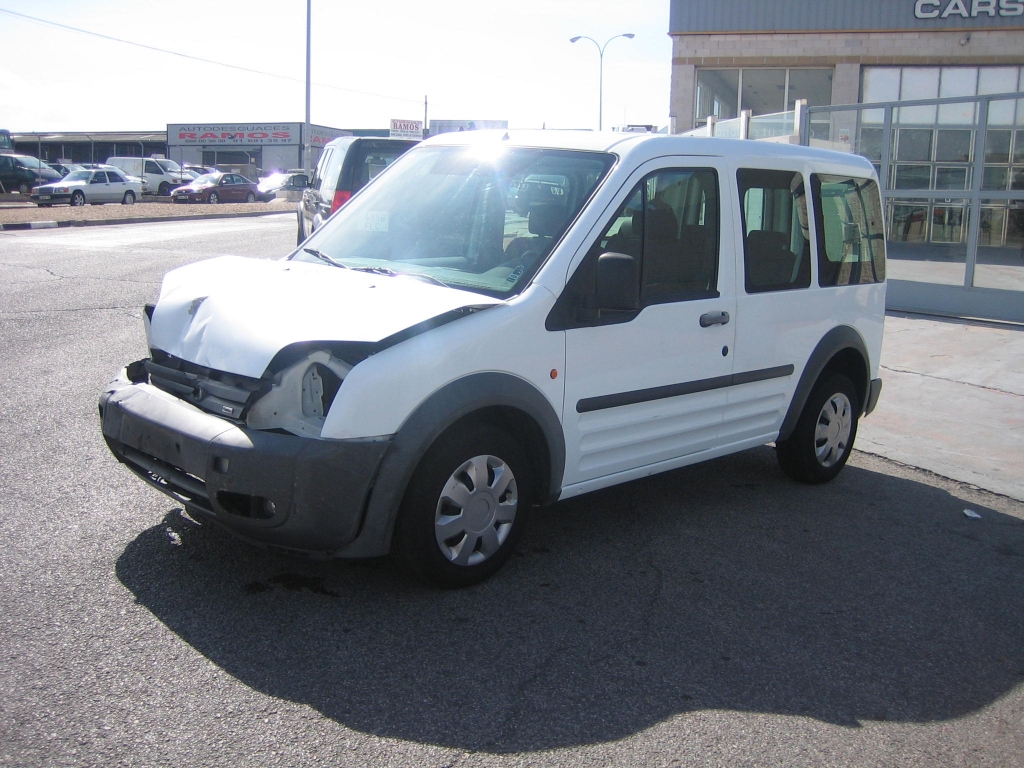 VISTA DELANTERA IZQUIERDA FORD TOURNEO CONET 1.8 TDCI 75CV COMBI