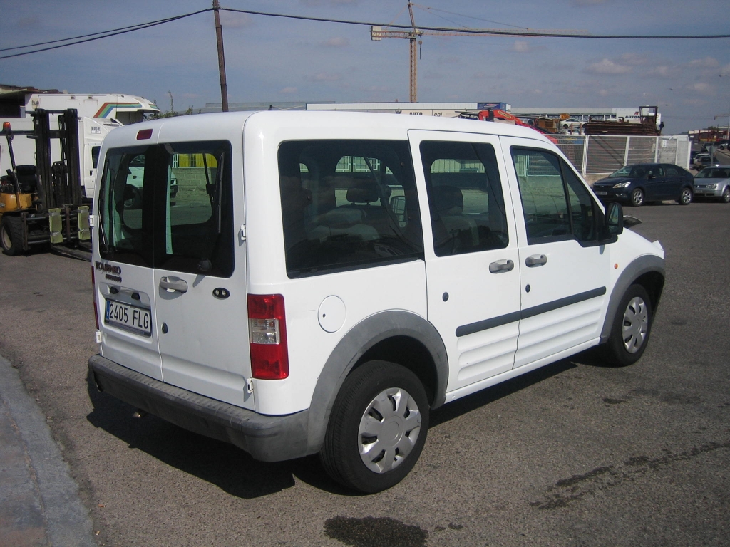 VISTA TRASERA DERECHA FORD TOURNEO CONET 1.8 TDCI 75CV COMBI