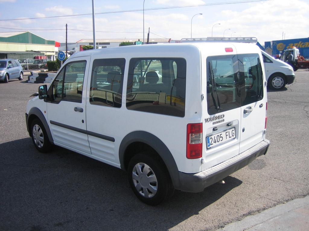 VISTA TRASERA IZQUIERDA FORD TOURNEO CONET 1.8 TDCI 75CV COMBI