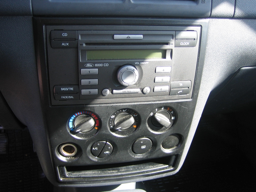 VISTA CD Y AC FORD TOURNEO CONET 1.8 TDCI 75CV COMBI