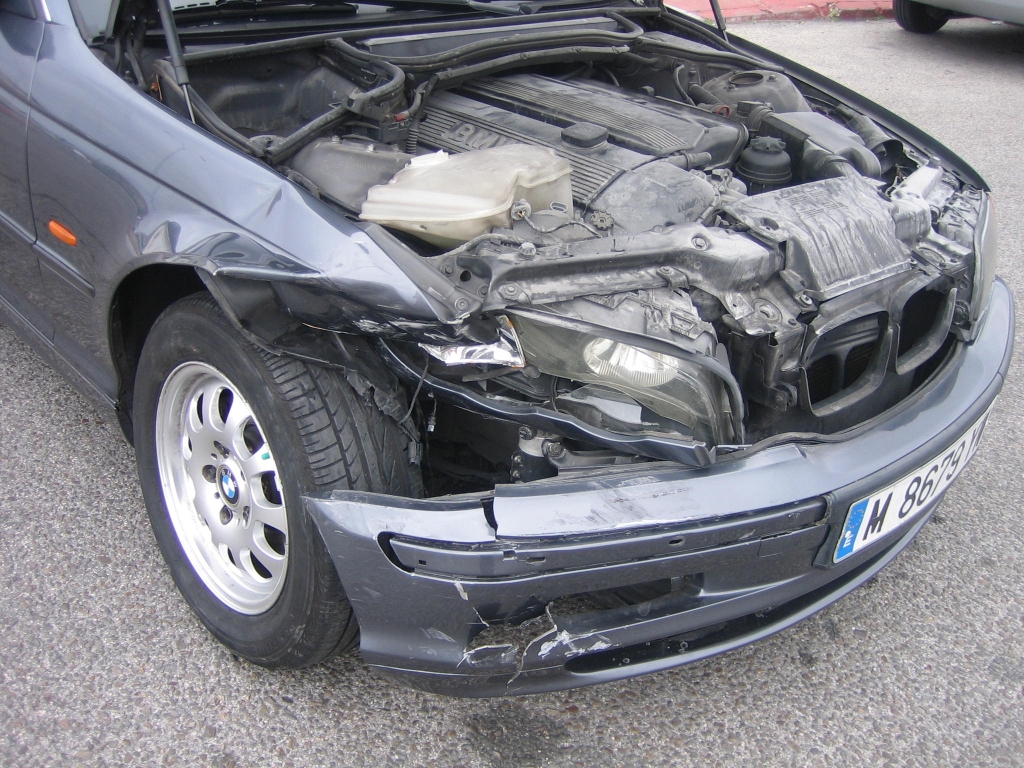 VISTA GOLPE CON CAPO ABIERTO BMW 323 I 2.5 170CV