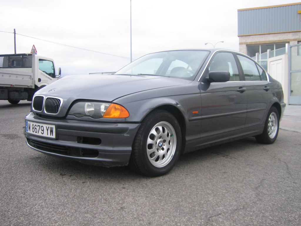 VISTA DELANTERA IZQUIERDA BMW 323 I 2.5 170CV  