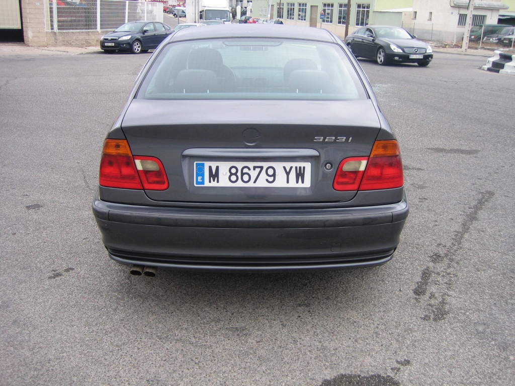 VISTA TRASERA BMW 323 I 2.5 170CV