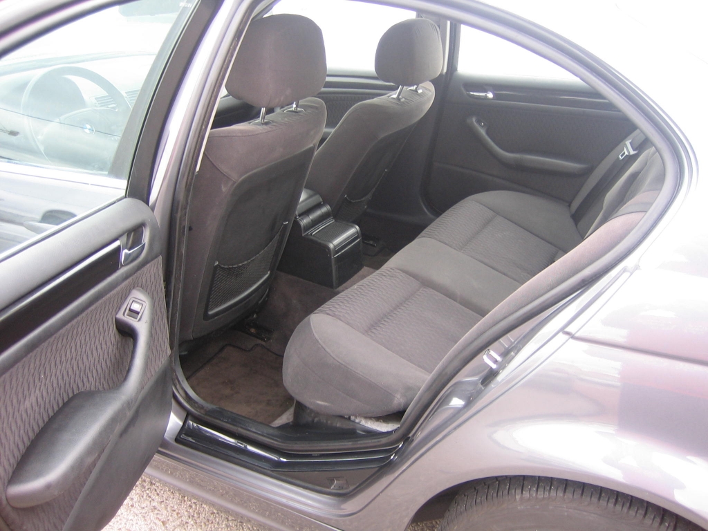 VISTA INTERIOR TRASERO BMW 323 I 2.5 170CV