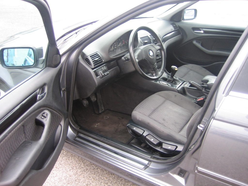 VISTA INTERIOR IZQUIERDO BMW 323 I 2.5 170CV