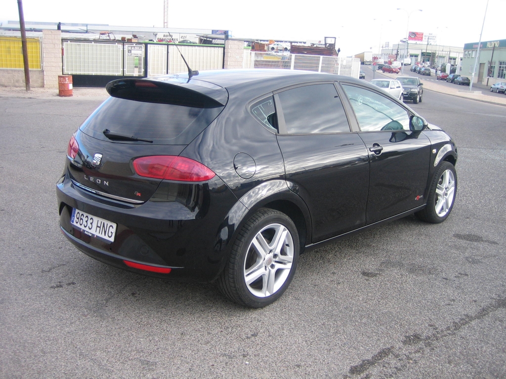 VISTA TRASERA DERECHA