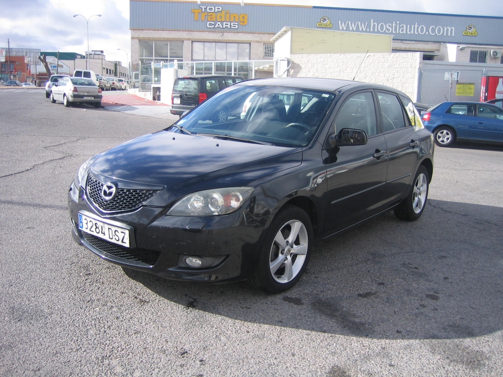 VISTA DELANTERA IZQUIERDA MAZDA 3 1.6 CRDT SPORTIVE 110CV