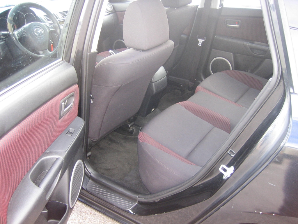 VISTA INTERIOR TRASERO MAZDA 3 1.6 CRDT SPORTIVE 110CV