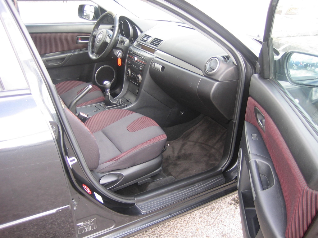 VISTA INTERIOR DERECHO MAZDA 3 1.6 CRDT SPORTIVE 110CV