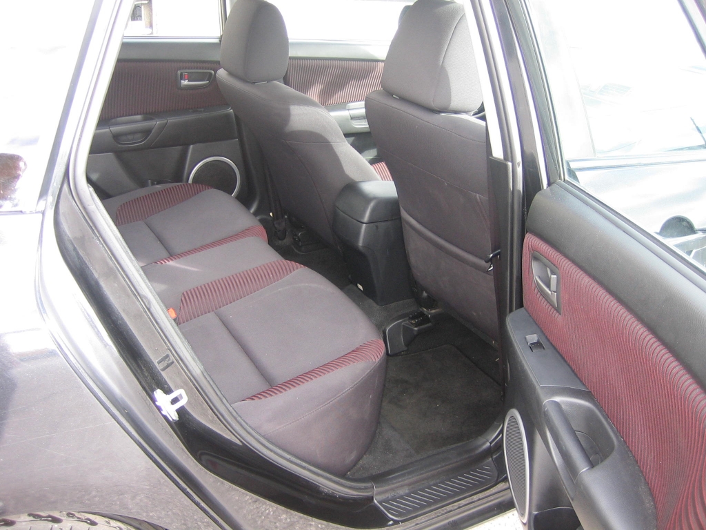 VISTA INTERIOR TRASERO 2 MAZDA 3 1.6 CRDT SPORTIVE 110CV