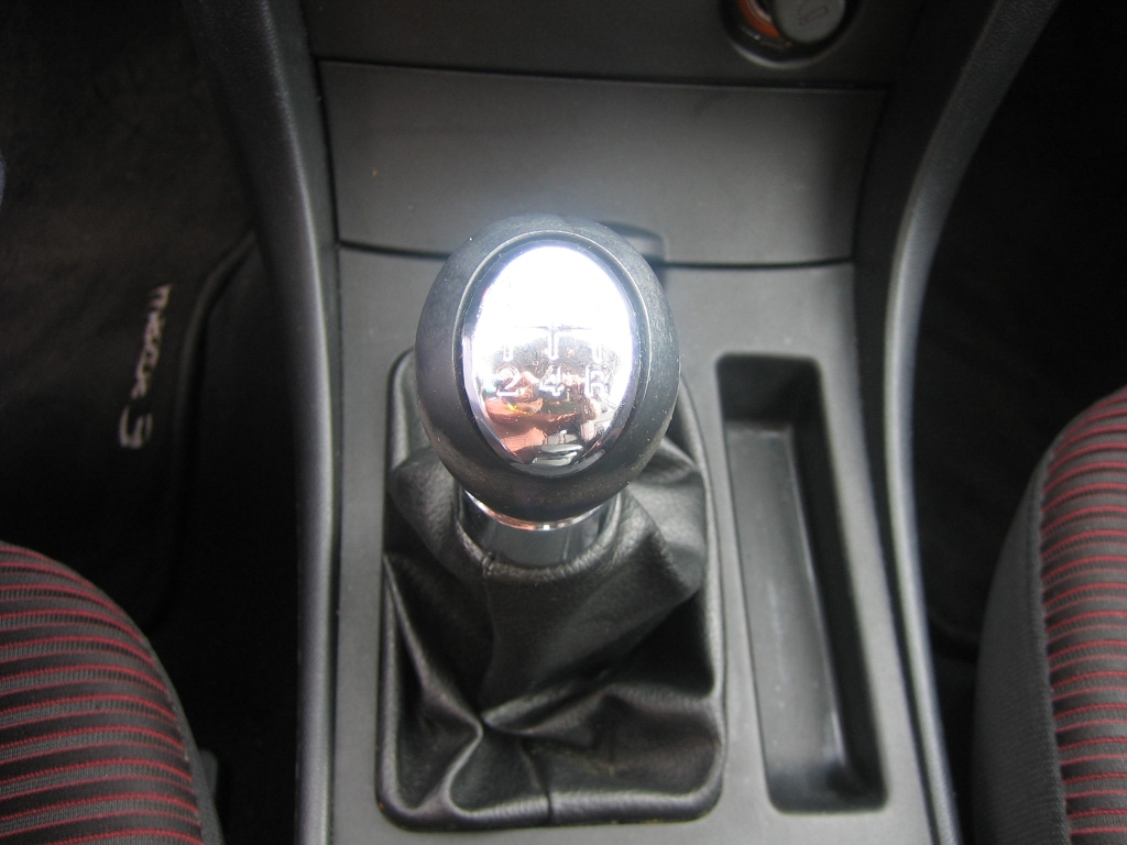 VISTA CAMBIO MAZDA 3 1.6 CRDT SPORTIVE 110CV