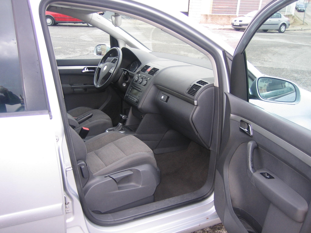 VISTA INTERIOR DERECHO VOLSWAGEN TOURAN 2.0 TDI 140CV DSG