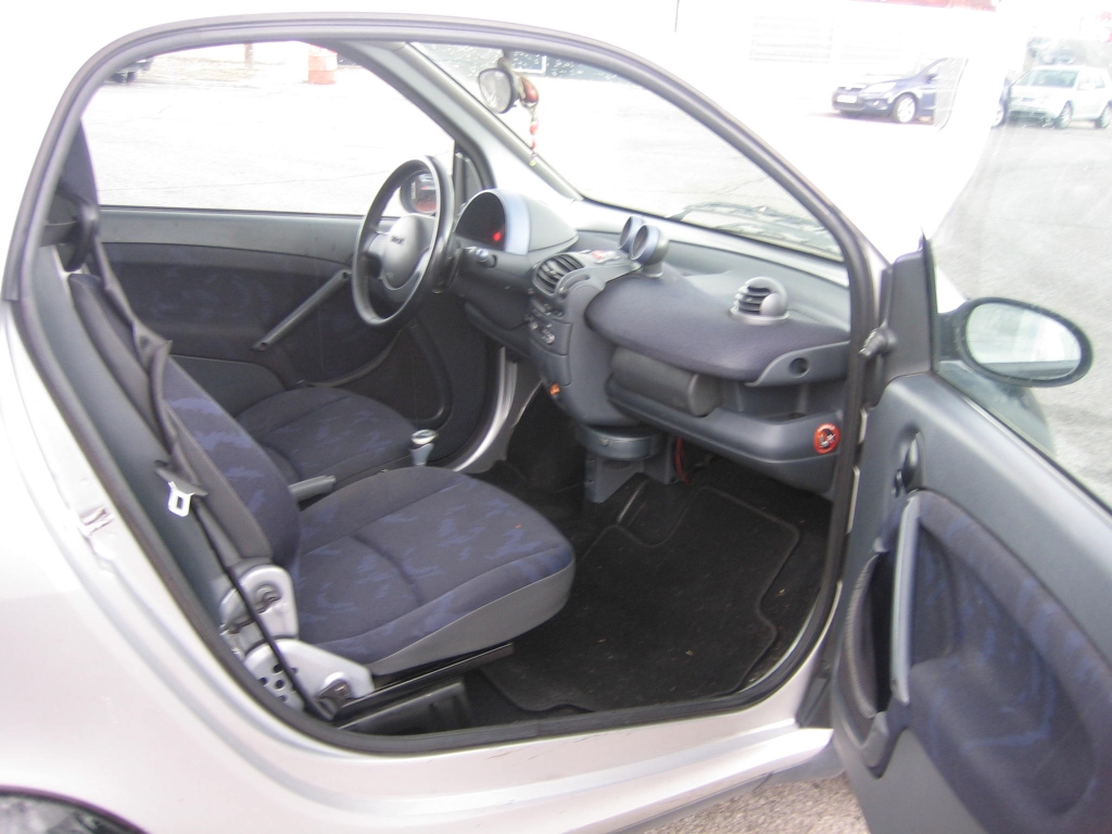 VISTA INTERIOR DERECHO SMART 600 61CV GASOLINA