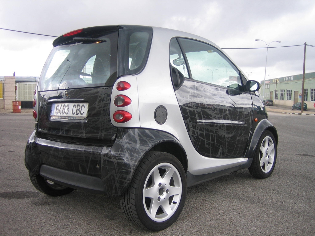 VISTA DELANTERA DERECHA SMART 600 61CV GASOLINA