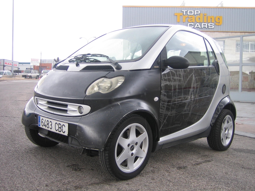 VISTA DELANTERA DFERECHA SMART 600 61CV GASOLINA