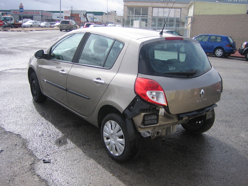 VISTA TRASERA IZQUIERDA RENAULT CLIO 1.2 I 100CV GASOLINA