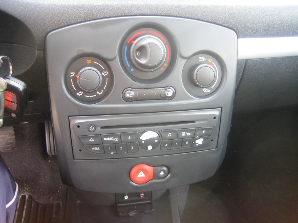 VISTA CD Y A/C RENAULT CLIO 1.2 I 100CV GASOLINA