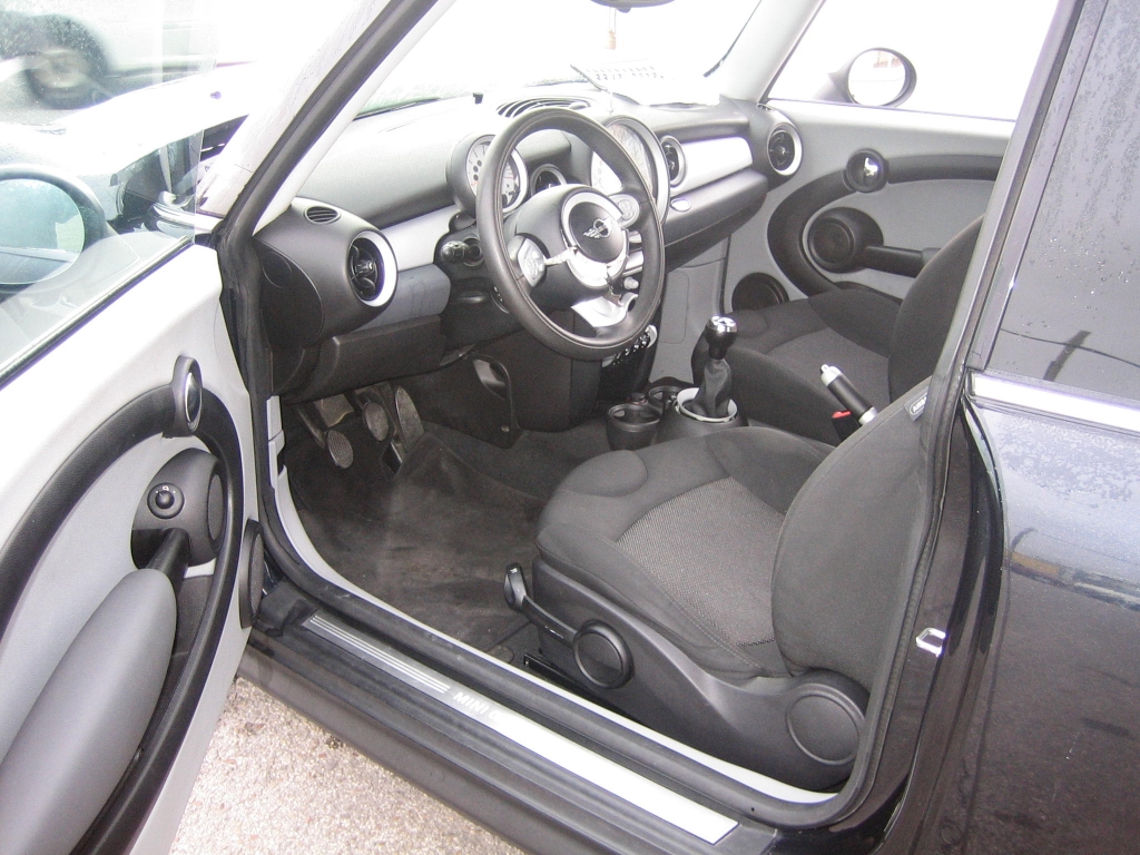 VISTA INTERIOR IZQUIERDO MINI COOPER D 1.6 108CV