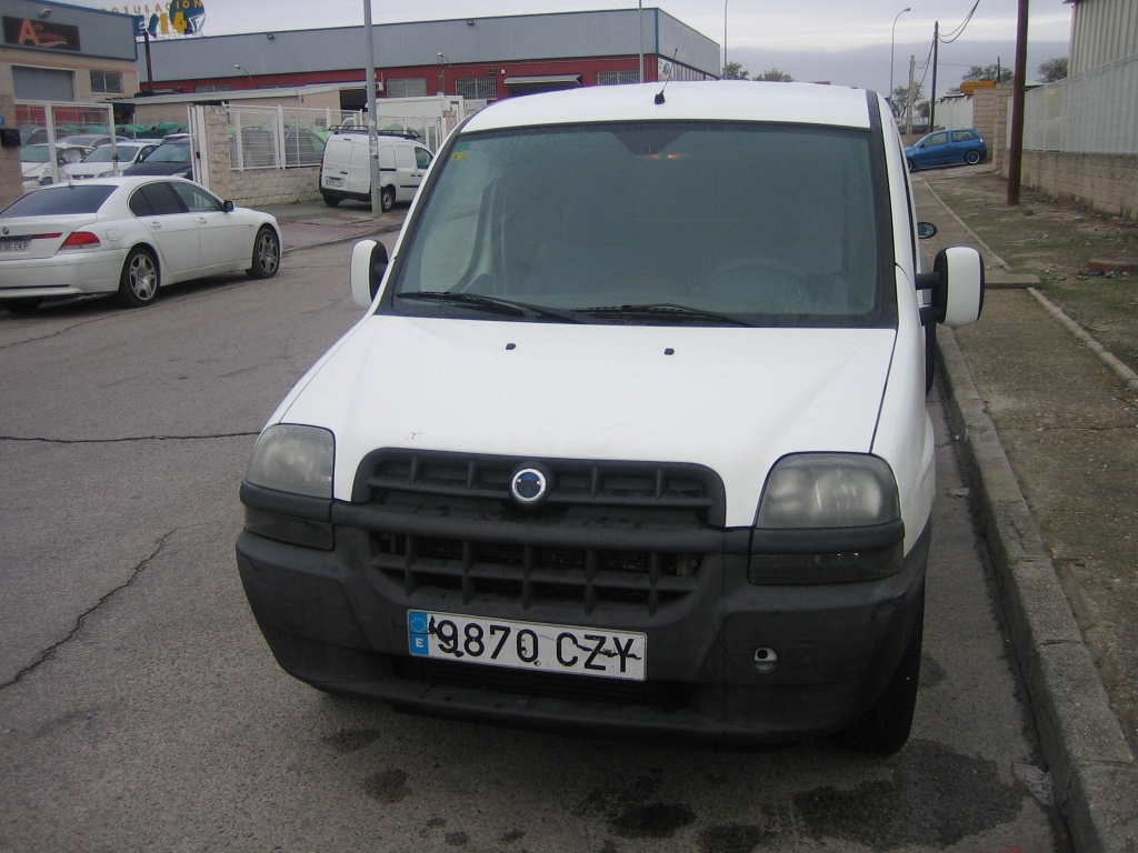 VISTA DELANTERA FIAT DOBLO 1.9 JTD 100CV