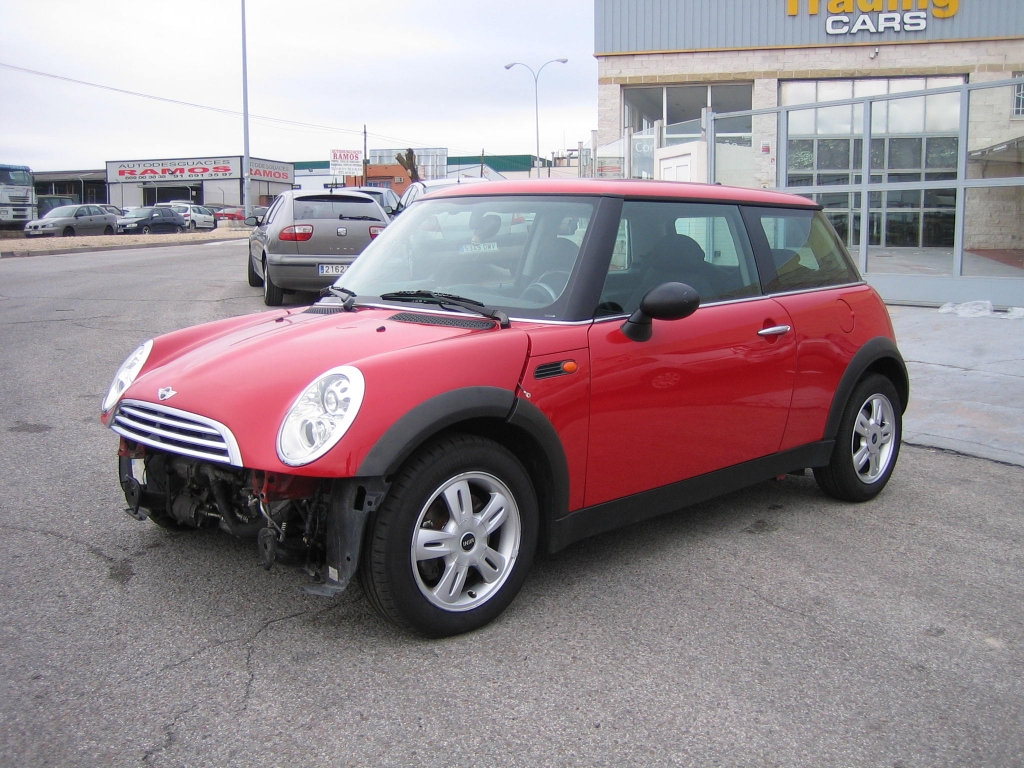 VISTA DELANTERA IZQUIERDA MINI COOPER 1.6 GASOLINA 115CV