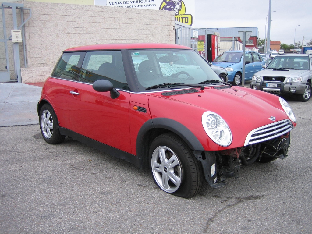 VISTA DELANTERA DERECHA MINI COOPER 1.6 GASOLINA 115CV