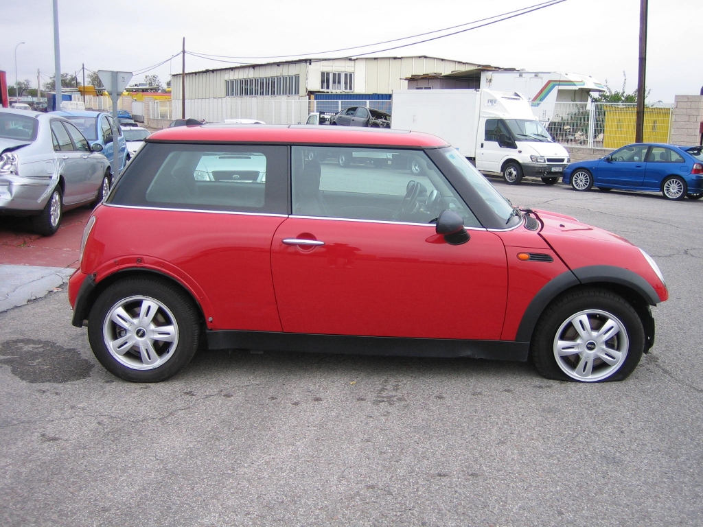 VISTA LATERAL DERECHO MINI COOPER 1.6 GASOLINA 115CV