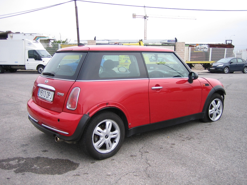 VISTA TRASERA DERECHA MINI COOPER 1.6 GASOLINA 115CV
