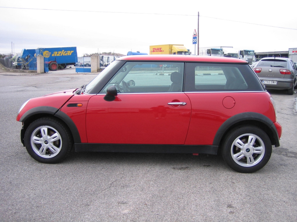 VISTA LATERAL IZQUIERDO MINI COOPER 1.6 GASOLINA 115CV