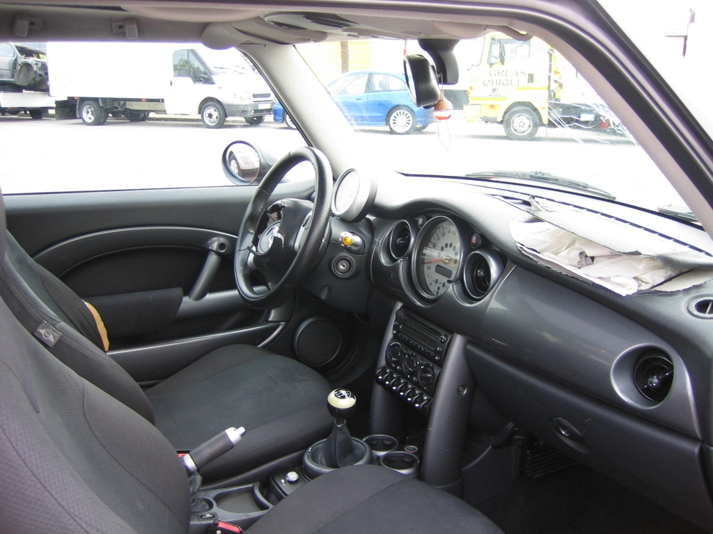 VISTA INTERIOR IZQUIERDO MINI COOPER 1.6 GASOLINA 115CV