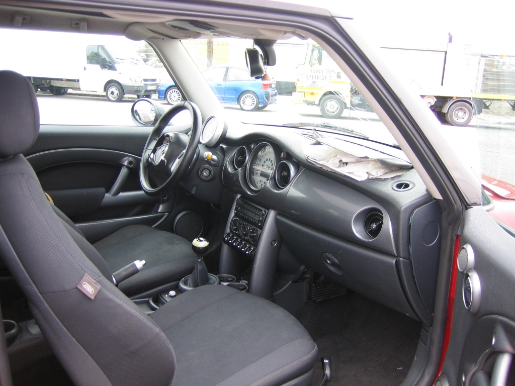 VISTA INTERIOR DELANTERO MINI COOPER 1.6 GASOLINA 115CV