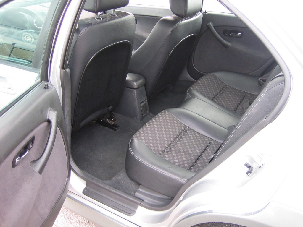 VISTA INTERIOR TRASERO MG ZS 2.0 TD 113CV
