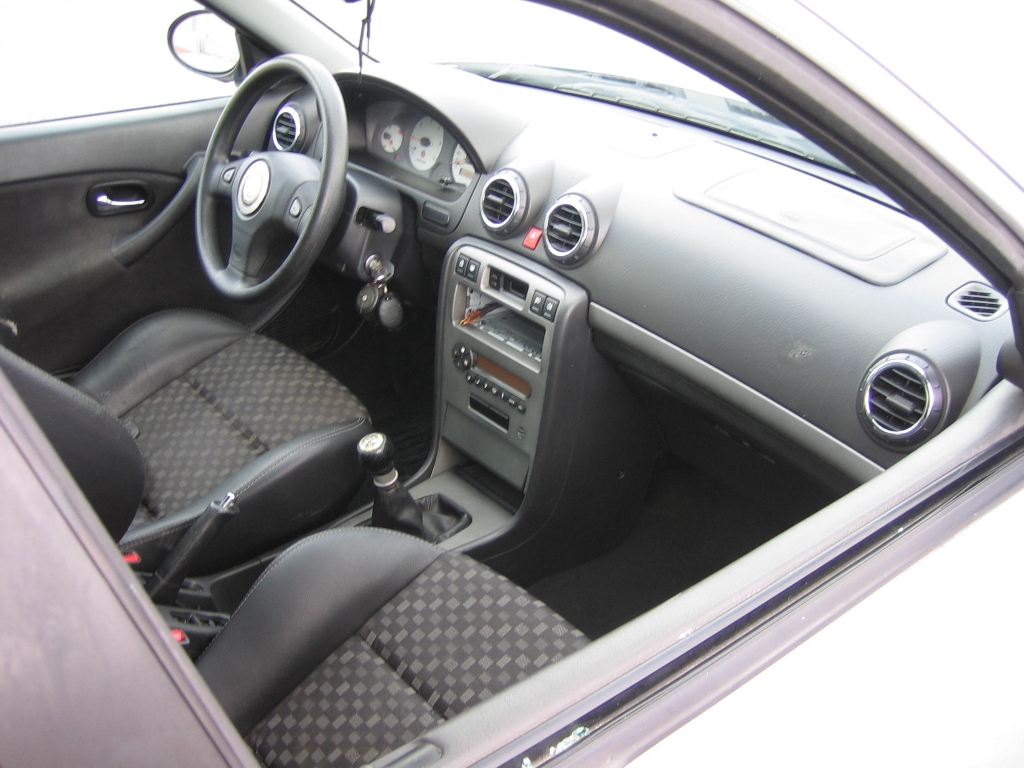 VISTA INTERIOR DERECHO MG ZS 2.0 TD 113CV
