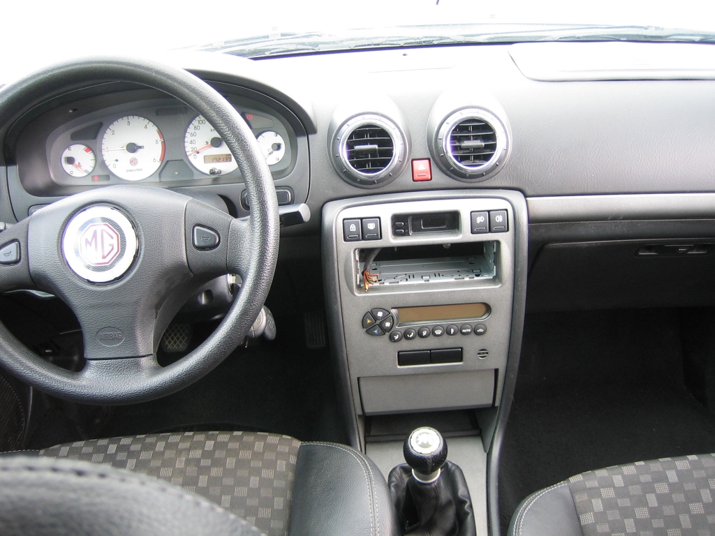 VISTA SALPICADERO MG ZS 2.0 TD 113CV