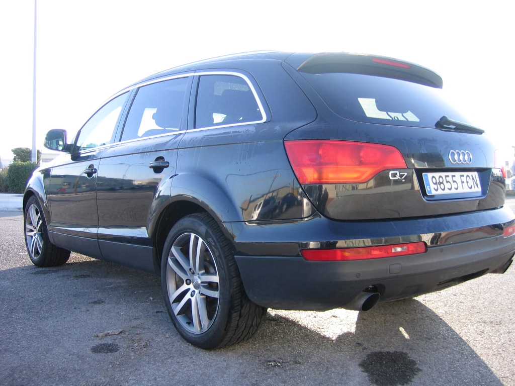 VISTA TRASERA IZQUIERDA AUDI Q7 3.0 TDI 232CV 7 PLAZAS